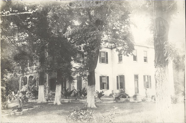 1909 J. F. Robinson(original front of house) 